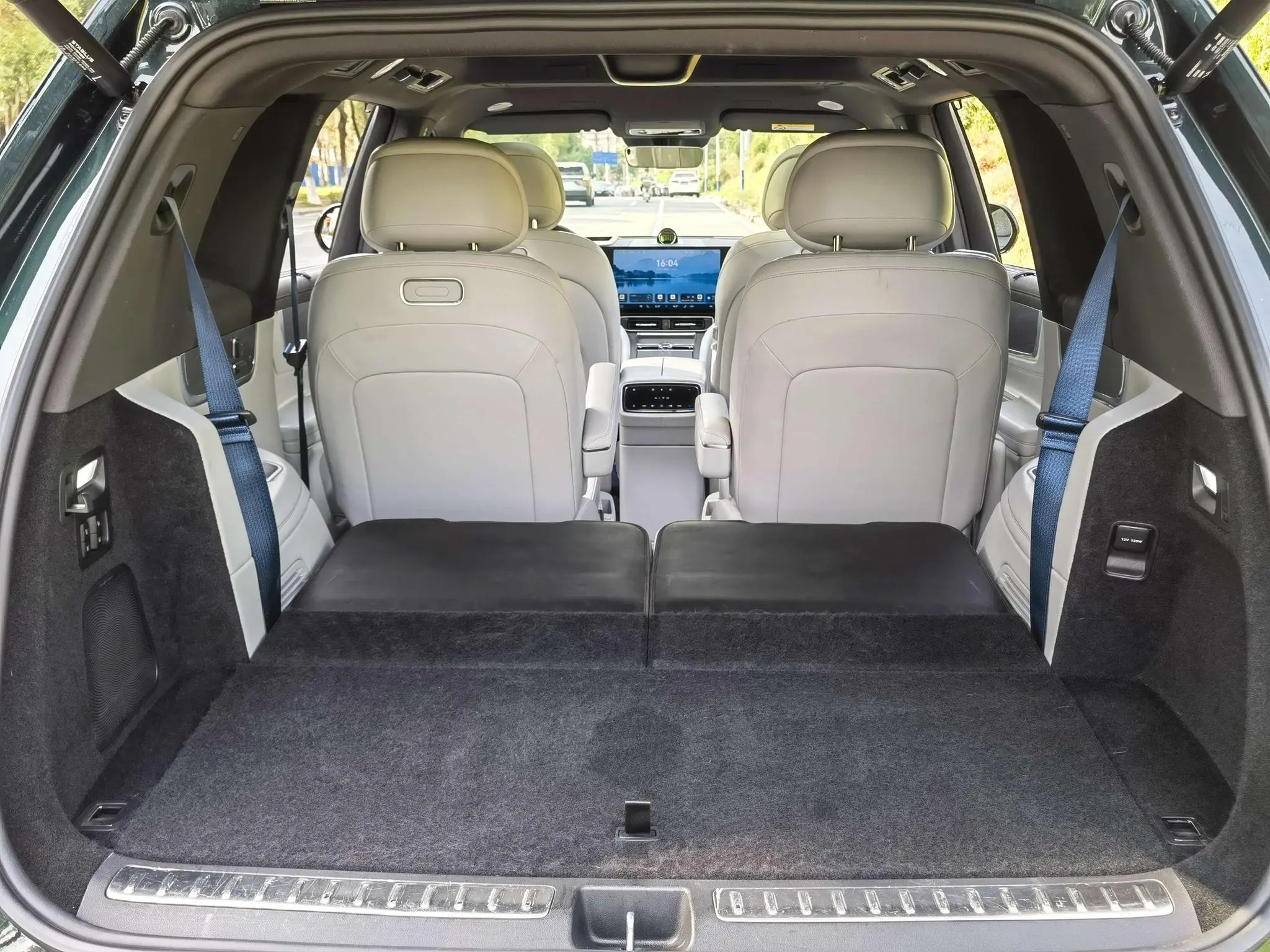 AITO Ask the world M9 Extended range Ultra six-seater version