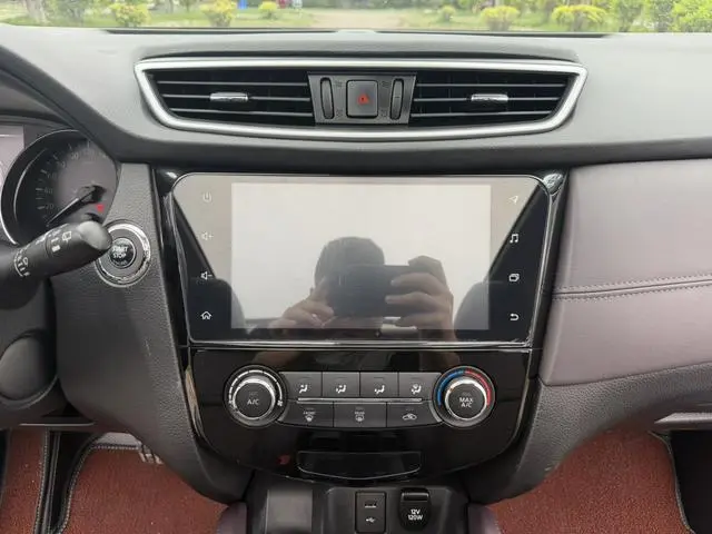 Nissan Qashqai 2.0L CVT Deluxe Edition