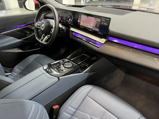 BMW BMW i5 eDrive35L Exclusive M Sports Suit