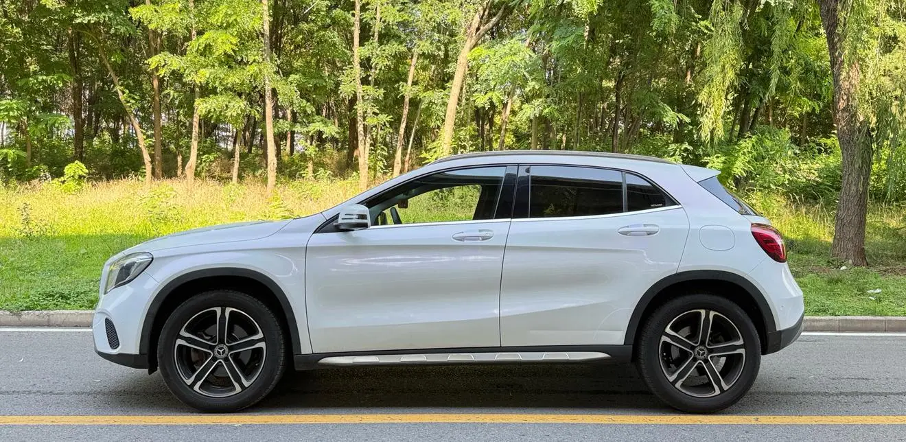 Mercedes-Benz Mercedes-Benz GLA GLA 200 fashion type