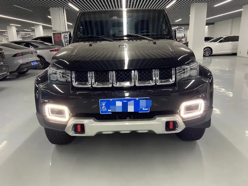 Beijing Beijing off-road BJ40 PLUS 2.3T automatic four-wheel drive exclusive edition Country VI
