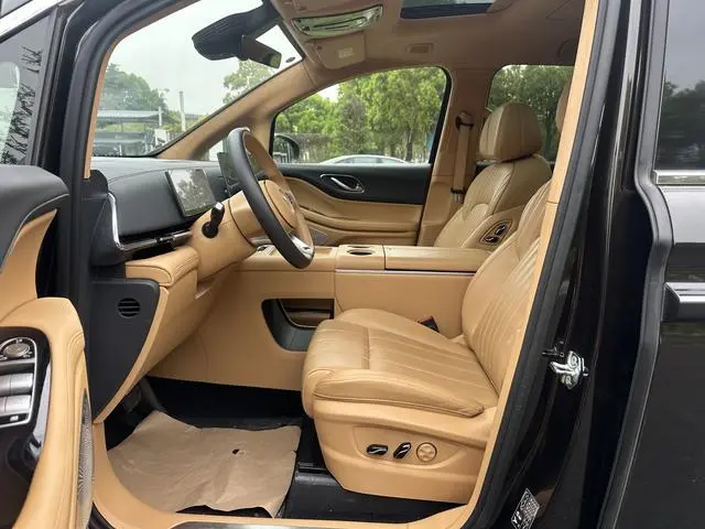 VOYAH Lantu Dreamer PHEV Four-wheel drive flagship Kunpeng Edition