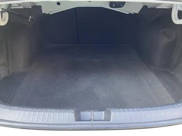 Volkswagen Sagitar 280TSI DSG Flying Edition