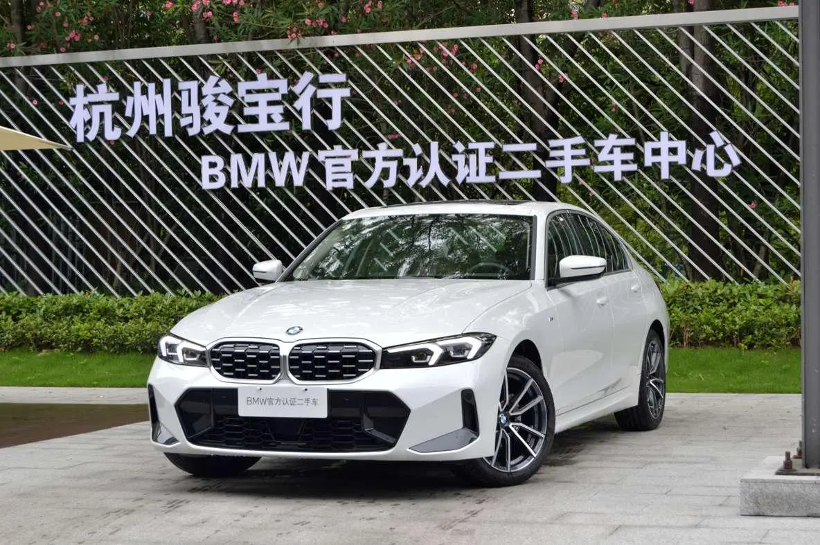 BMW BMW 3 Series 325i M sports suit