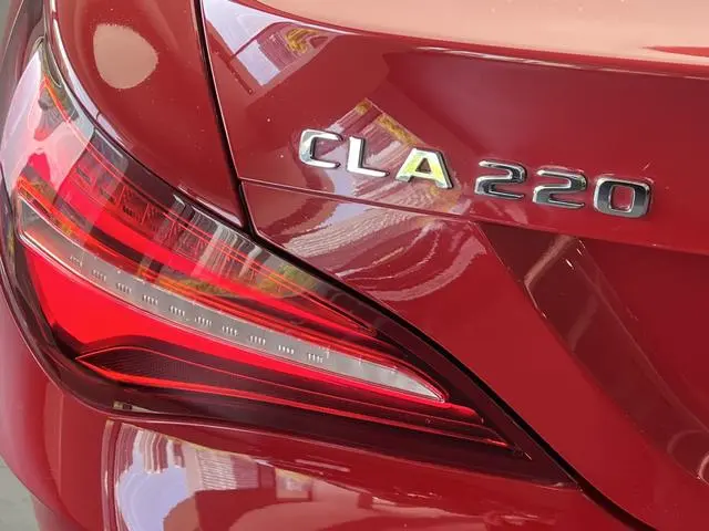 Mercedes-Benz Mercedes-Benz CLA CLA 220 4MATIC