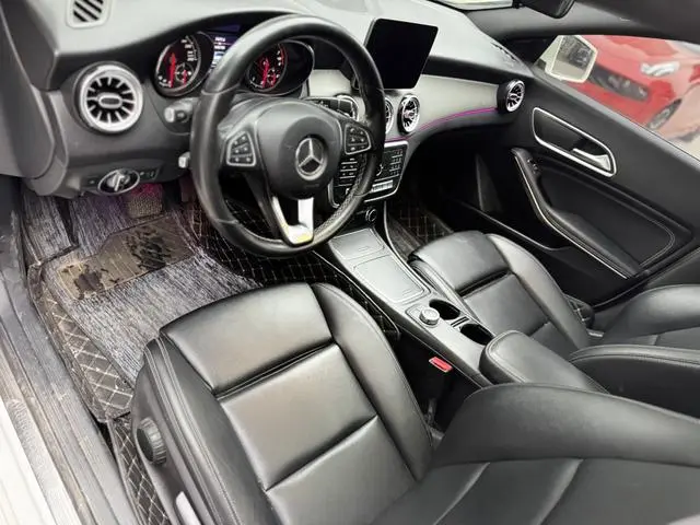 Mercedes-Benz Mercedes-Benz CLA CLA 200 dynamic type