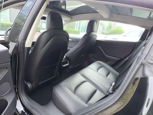 Tesla Model 3 Upgraded version of standard battery life rear drive
