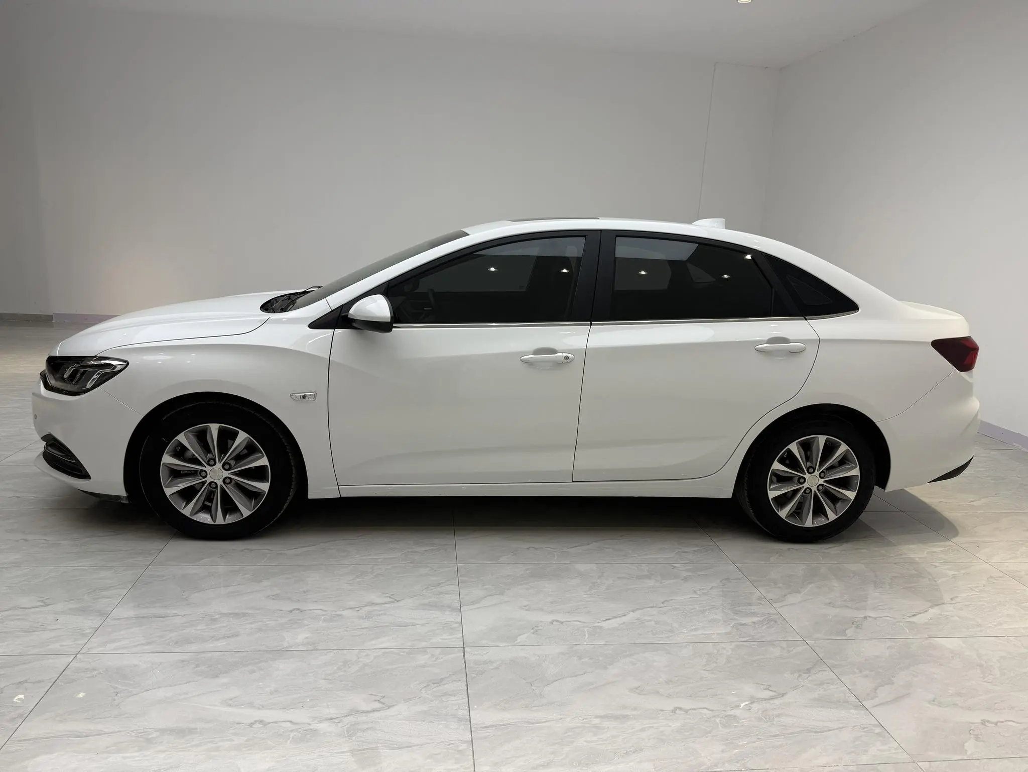 Chevrolet Cruze 320 Automatic Yuechang Version