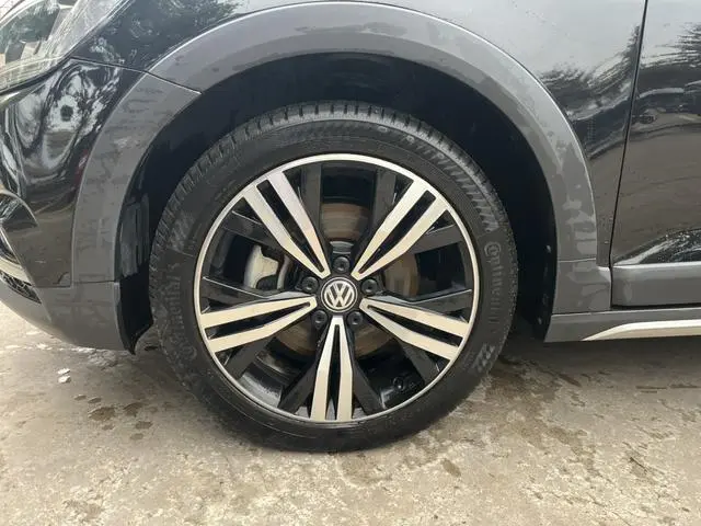 Volkswagen Touran L 280TSI Extension Edition 6-seater Country VI