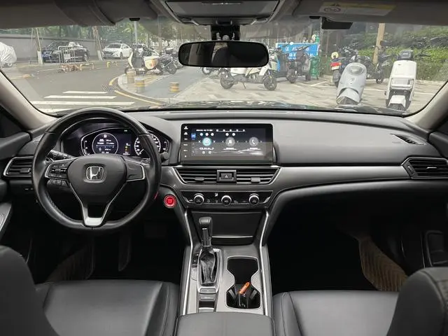 Honda Accord 260TURBO Deluxe Edition