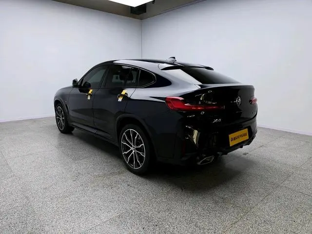 BMW BMW X4 xDrive 25i M sports suit