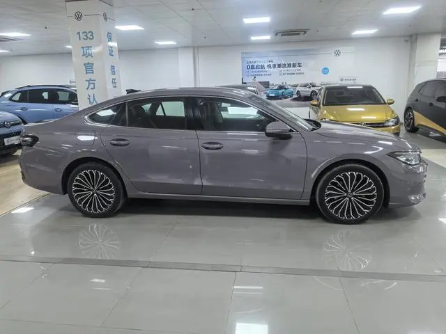 Volkswagen Passat Pro 380TSI Dragon Edition