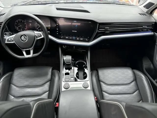Volkswagen Touareg 3.0 TSI Ruizhi Edition Country VI