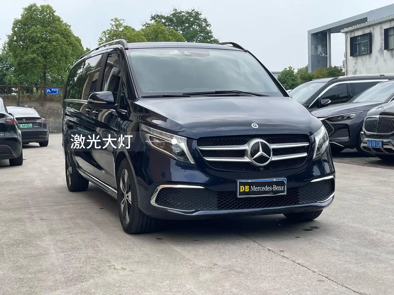 Mercedes-Benz Mercedes-Benz V-class V 260 L Long Wheelbase Premium Edition
