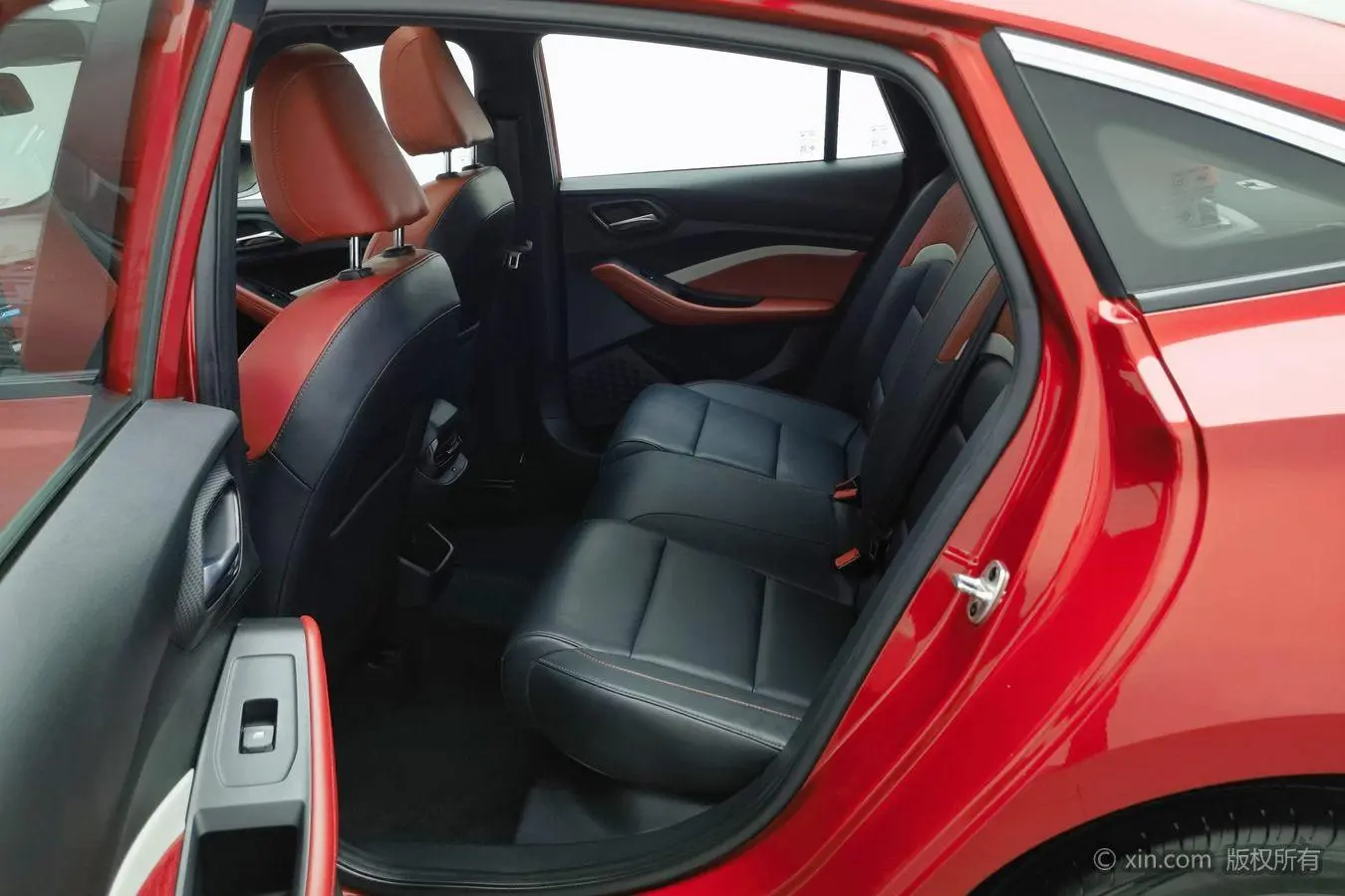 MG MG5 Facelift 180DVVT CVT Youth Deluxe Edition