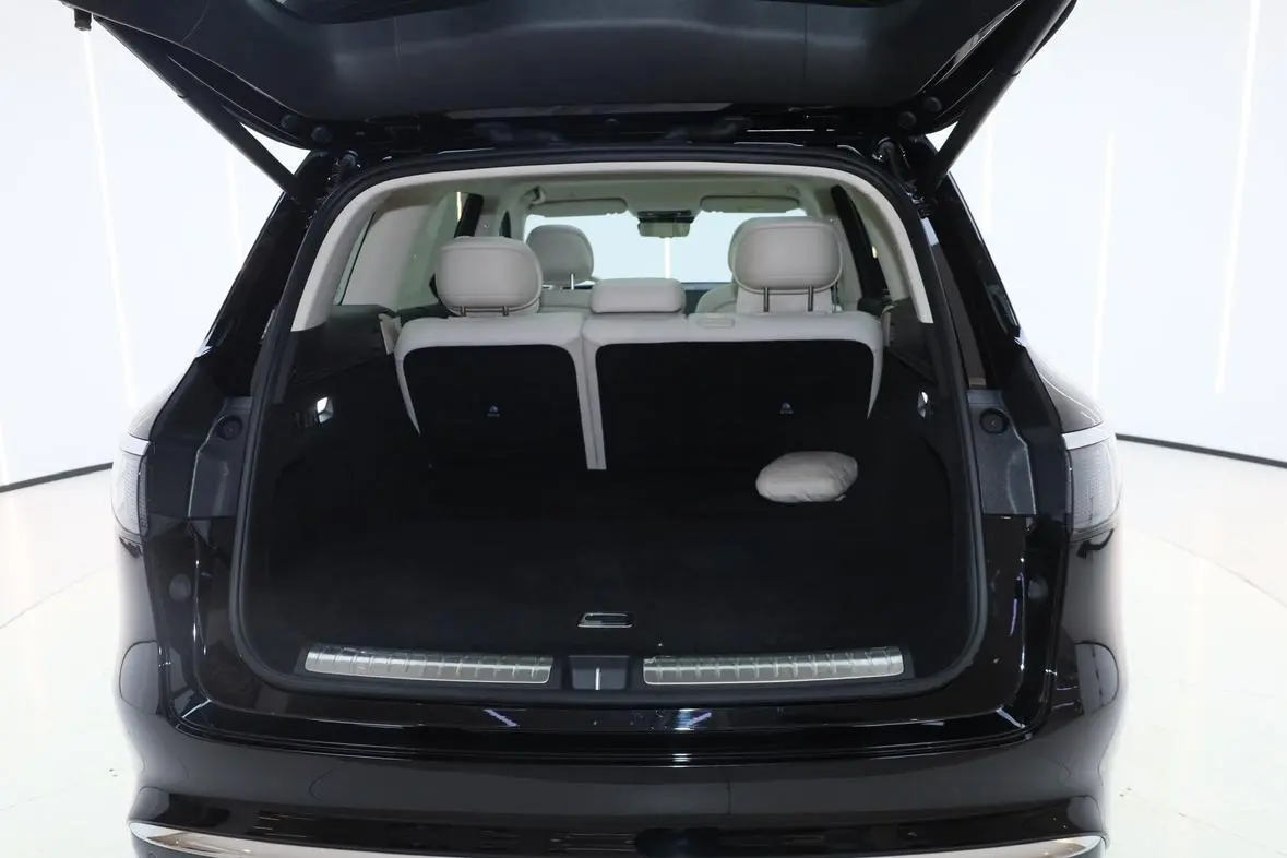 AITO Ask the world M8 Extended range Max five-seater version