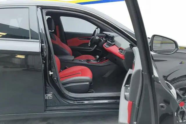 Dongfeng Fengshen Yi Hyun 230T Automatic Shadow Chasing Knight Edition