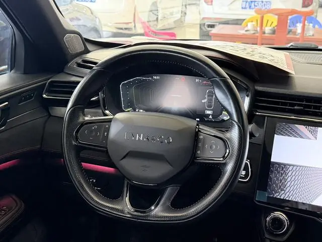 LYNK & CO Lynk 05 2.0TD four-wheel drive Halo