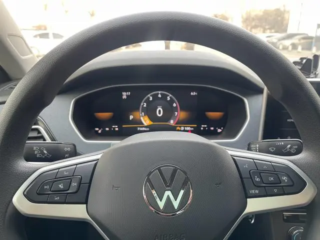 Volkswagen Lavida Facelift 1.5L automatic five million version