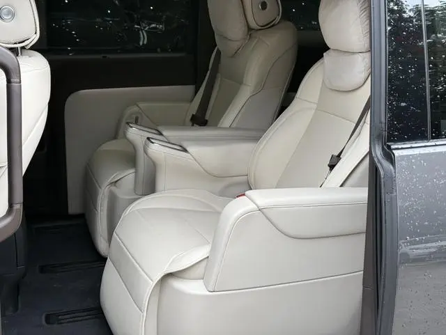 Li Auto Ideal MEGA Ultra version