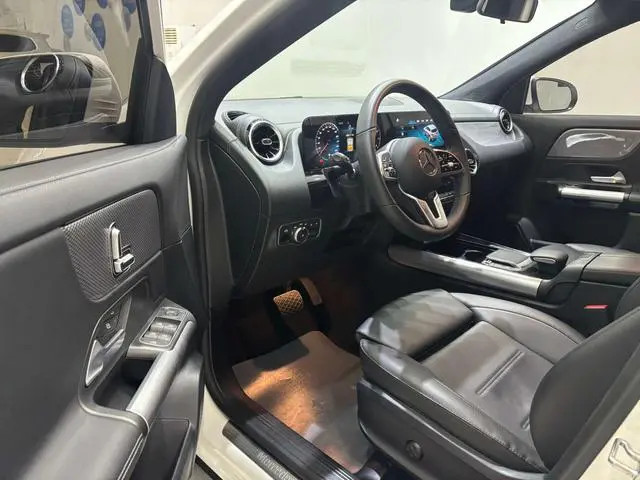 Mercedes-Benz Mercedes-Benz GLA GLA 200