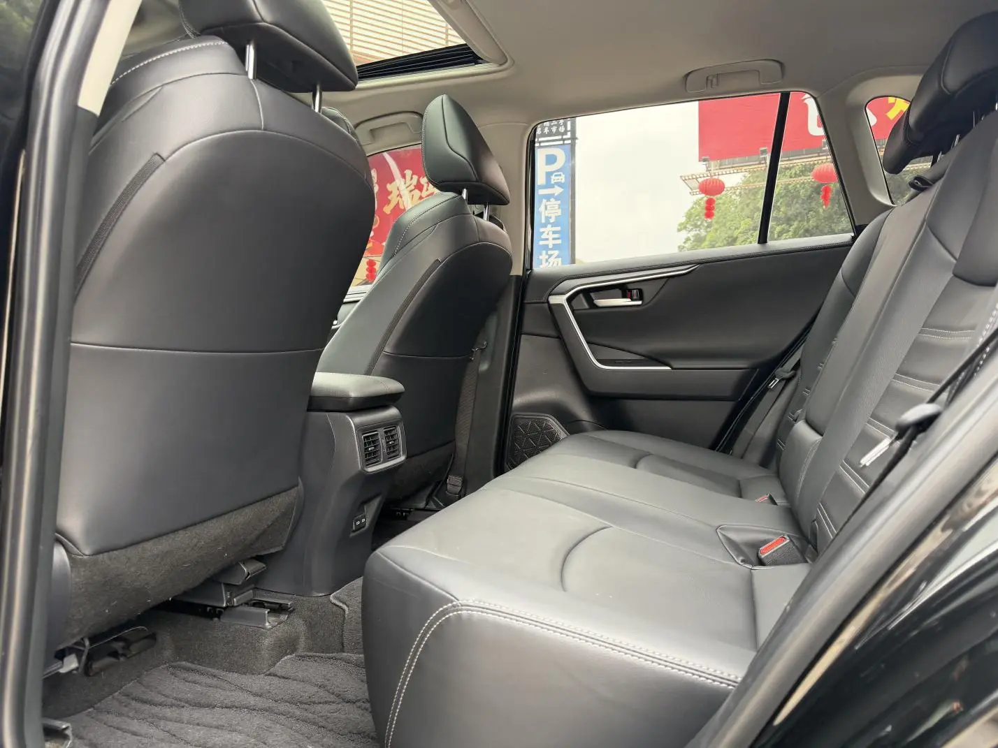 TOYOTA Wilanda 2.0L two-wheel drive luxury PLUS edition