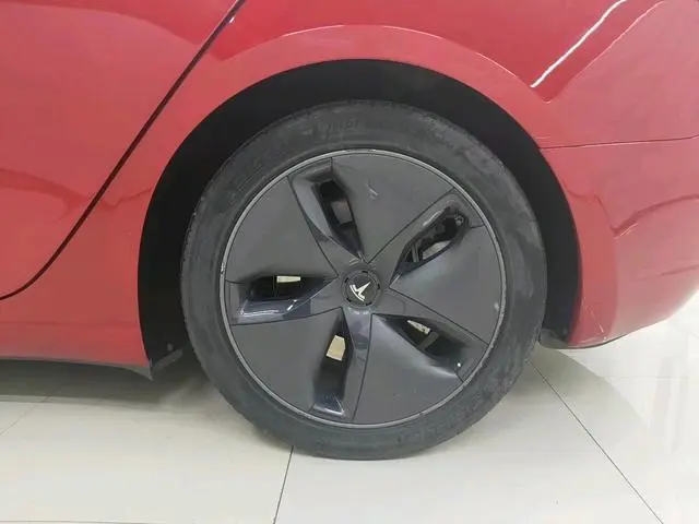 Tesla Model 3 Upgraded version of standard battery life rear drive