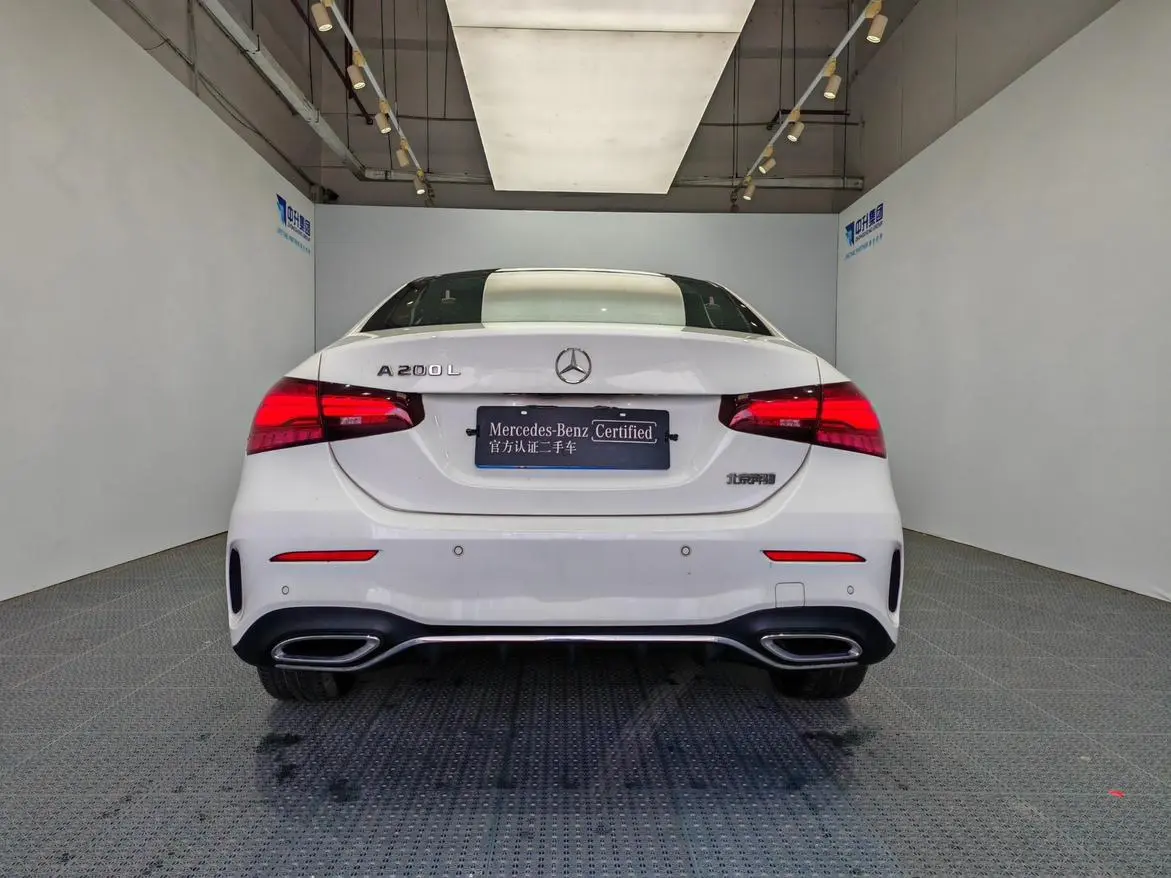 Mercedes-Benz Mercedes-Benz A-class A 200 L sports sedan fashion Version