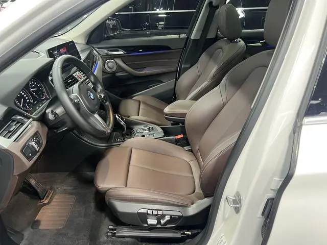 BMW BMW X1 sDrive25Li leading type