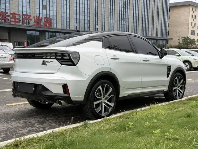 LYNK & CO Lynk 05 2.0TD four-wheel drive Halo