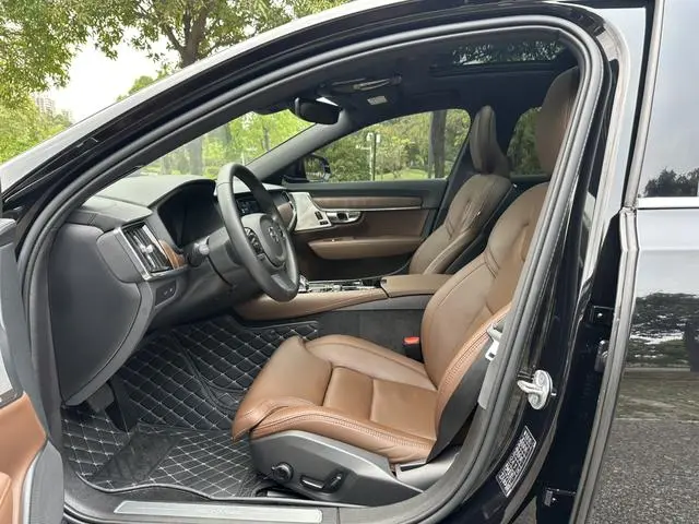 Volvo Volvo S90 PHEV T8 four-wheel drive long battery life Zhiya Deluxe Edition