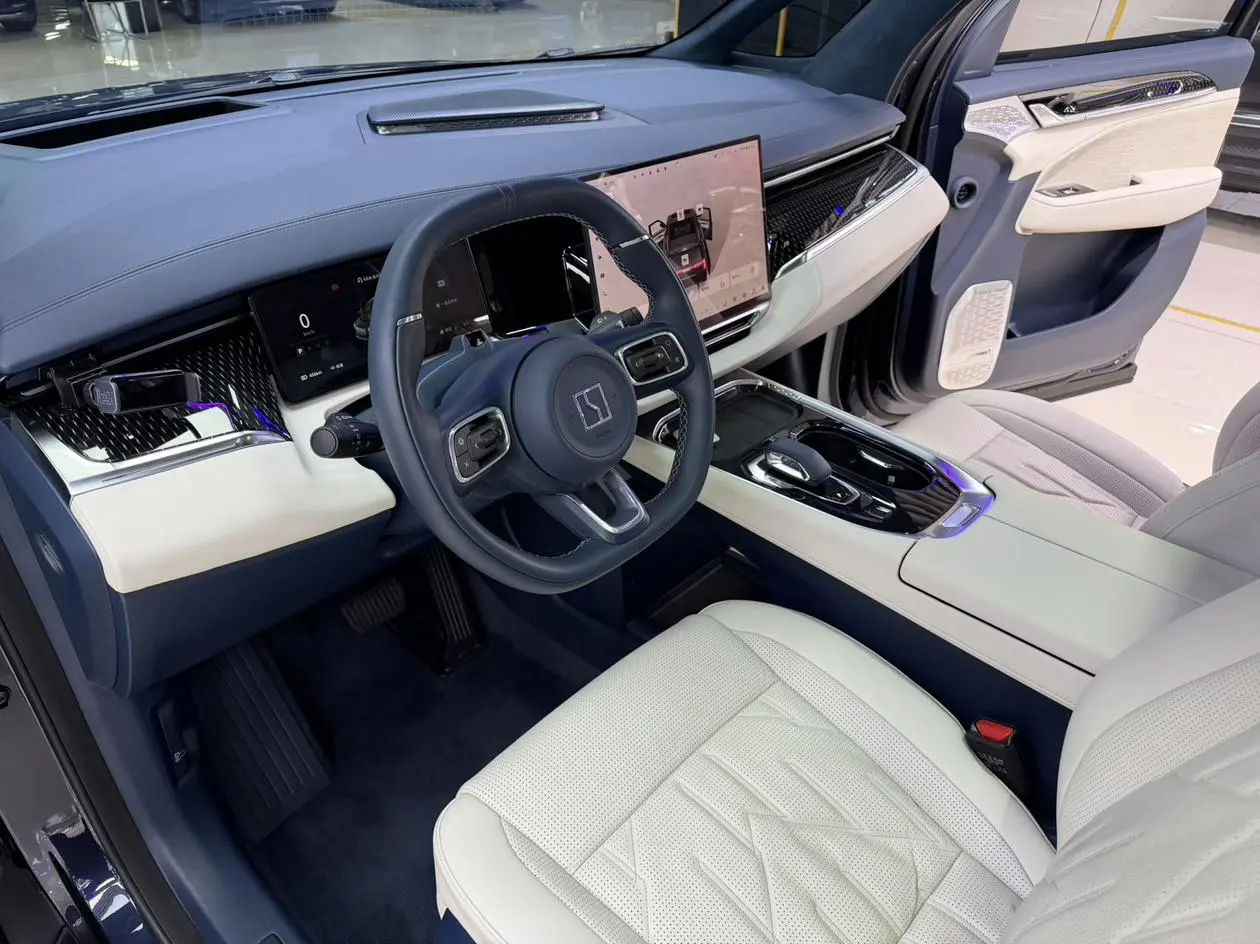 ZEEKR ZEEKR 009 Six-seater executive edition four-wheel drive 108kWh