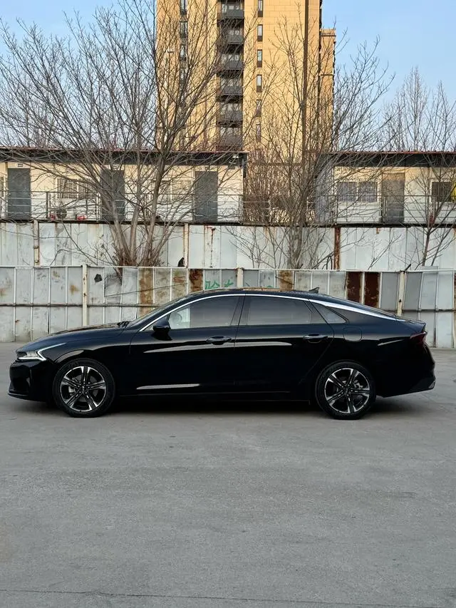 Kia Kia K5 270T CVVD Deluxe Edition