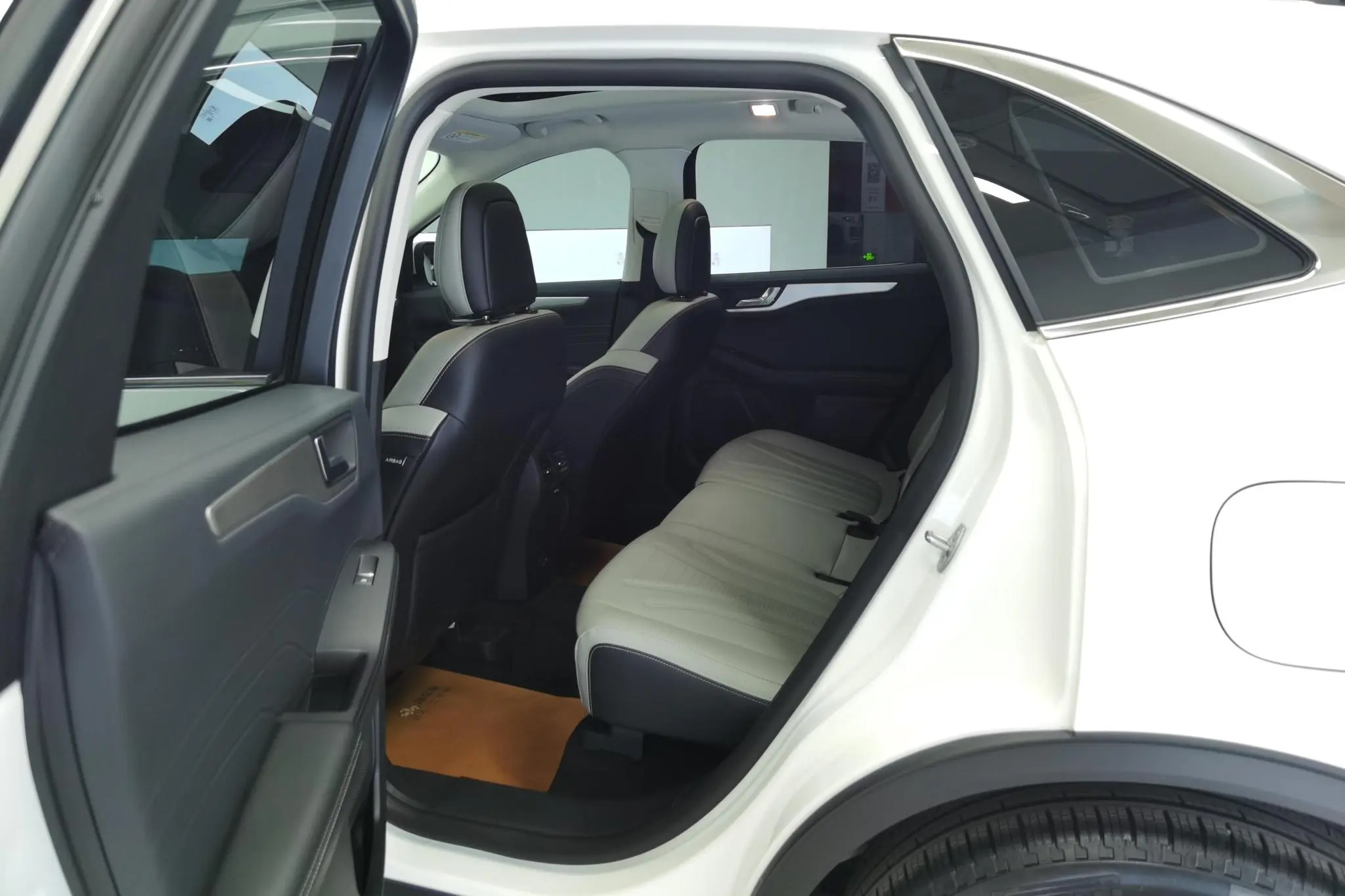 Ford Ruiji EcoBoost 245 two-wheel drive Yaoxiang model
