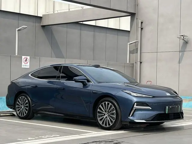 Geely Galaxy Galaxy Sparkle 8 PHEV 130km EM-P Starship Version