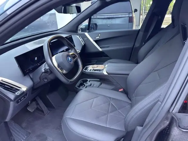 BMW BMW iX xDrive40