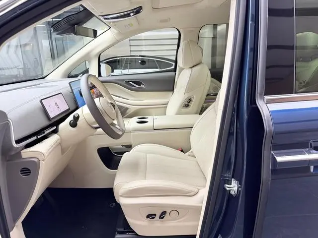VOYAH Lantu Dreamer PHEV Four-wheel drive flagship Kunpeng Edition