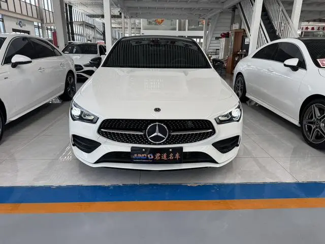 Mercedes-Benz Mercedes-Benz CLA CLA 200 4MATIC four-door coupe