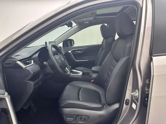 TOYOTA RAV4 Rongfang 2.0L CVT two-wheel drive fashion Plus version