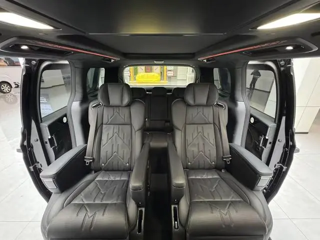 ZEEKR ZEEKR 009 Seven-seater aisle version four-wheel drive 108kWh