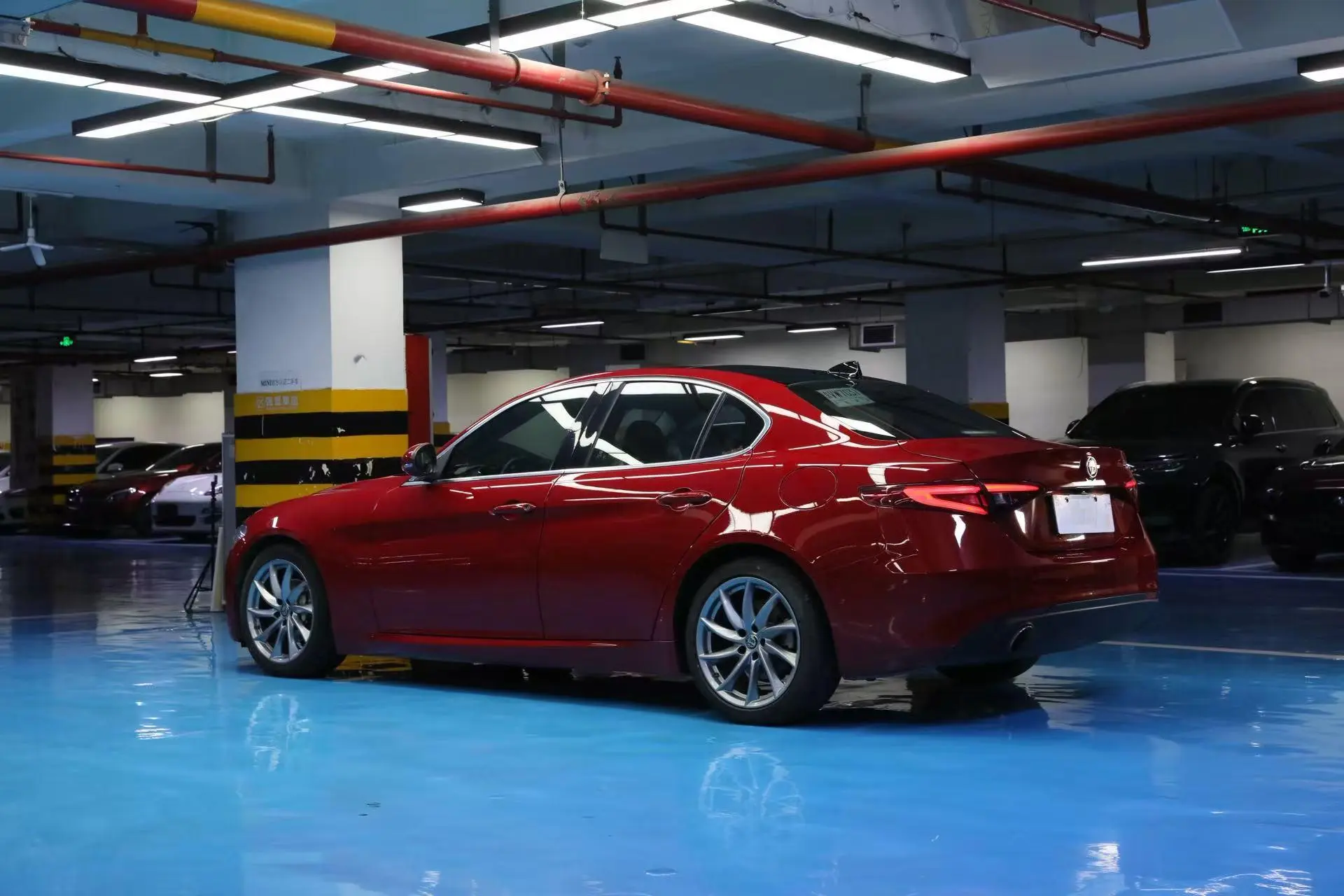 Alfa Romeo Giulia 2.0T 200HP Deluxe Edition