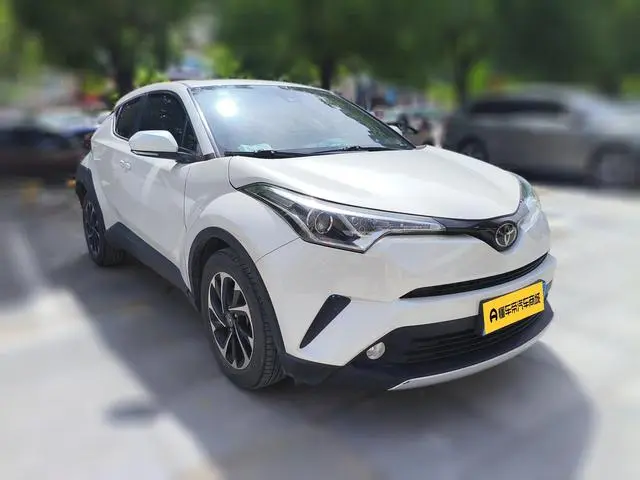 TOYOTA IZOA 2.0L Yichi Sunroof Version