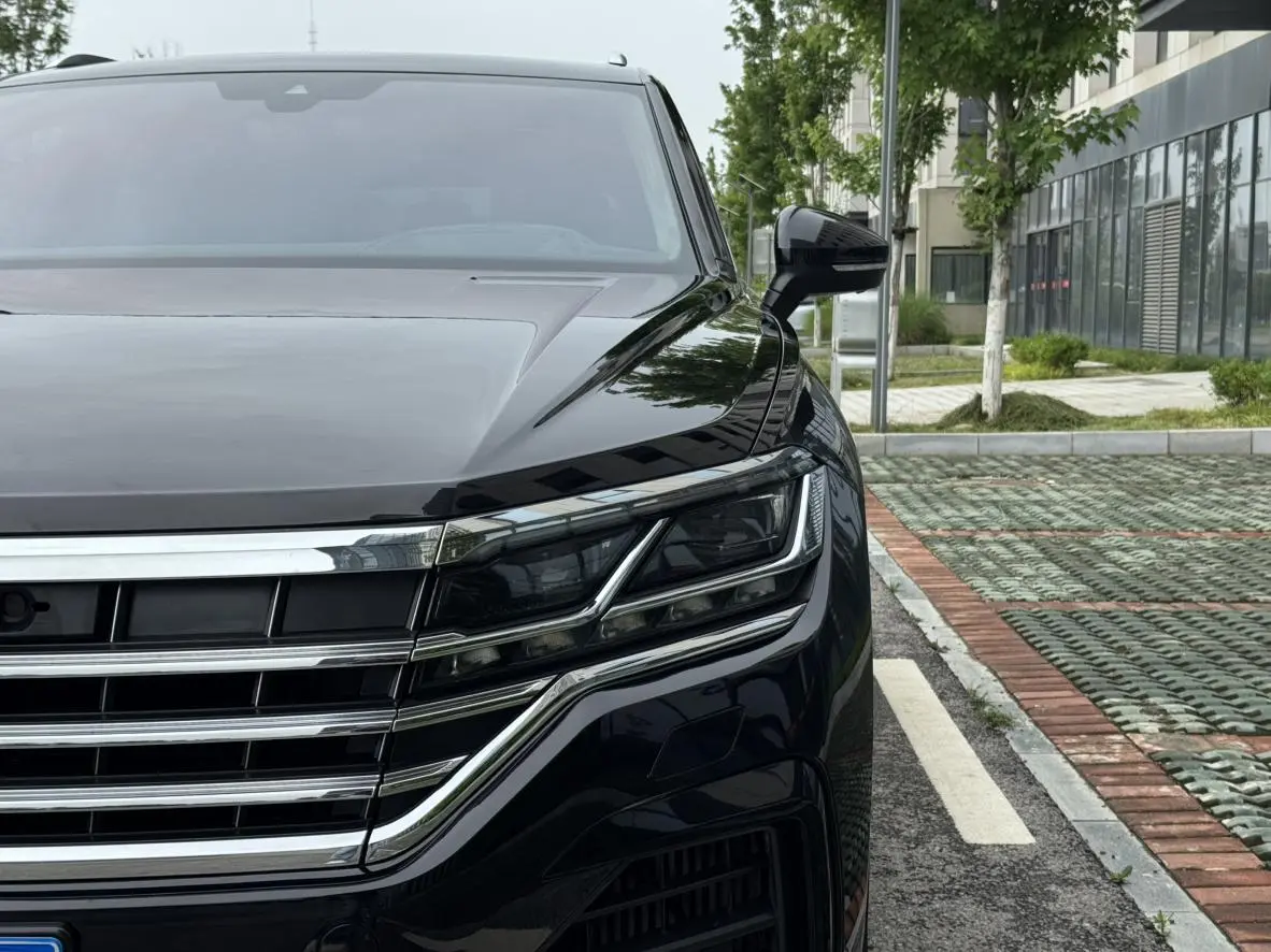 Volkswagen Touareg 3.0 TSI Ruixiang Edition Classic Sports Suit