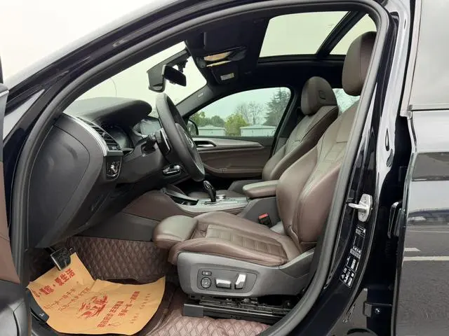 BMW BMW X4 xDrive25i M Sports Yao Ye Suit