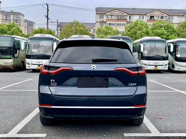 NIO NIO ES8 580KM base version six seats