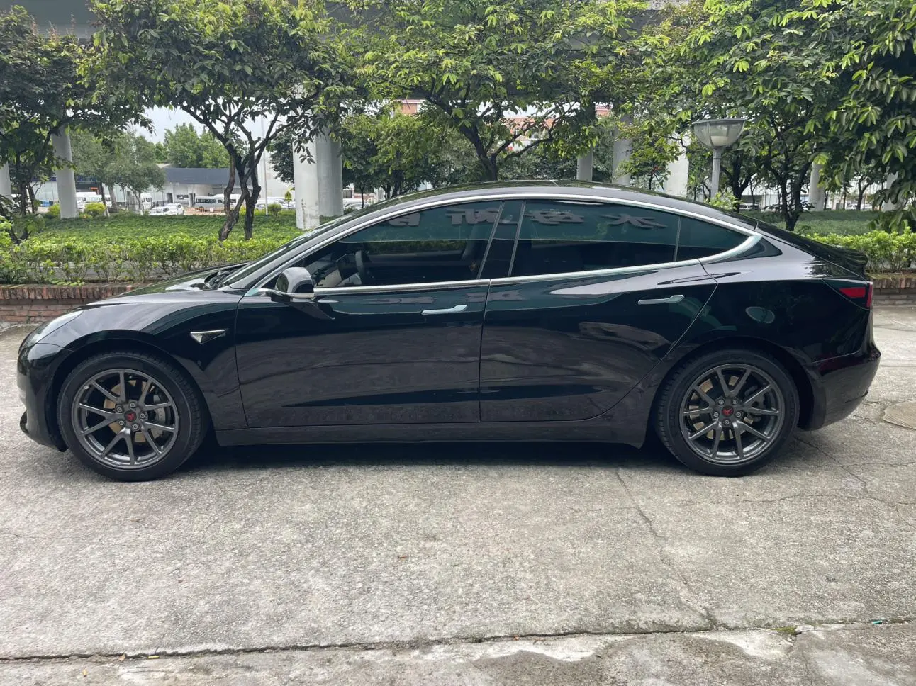 Tesla Model 3 Long battery life, rear-wheel drive version