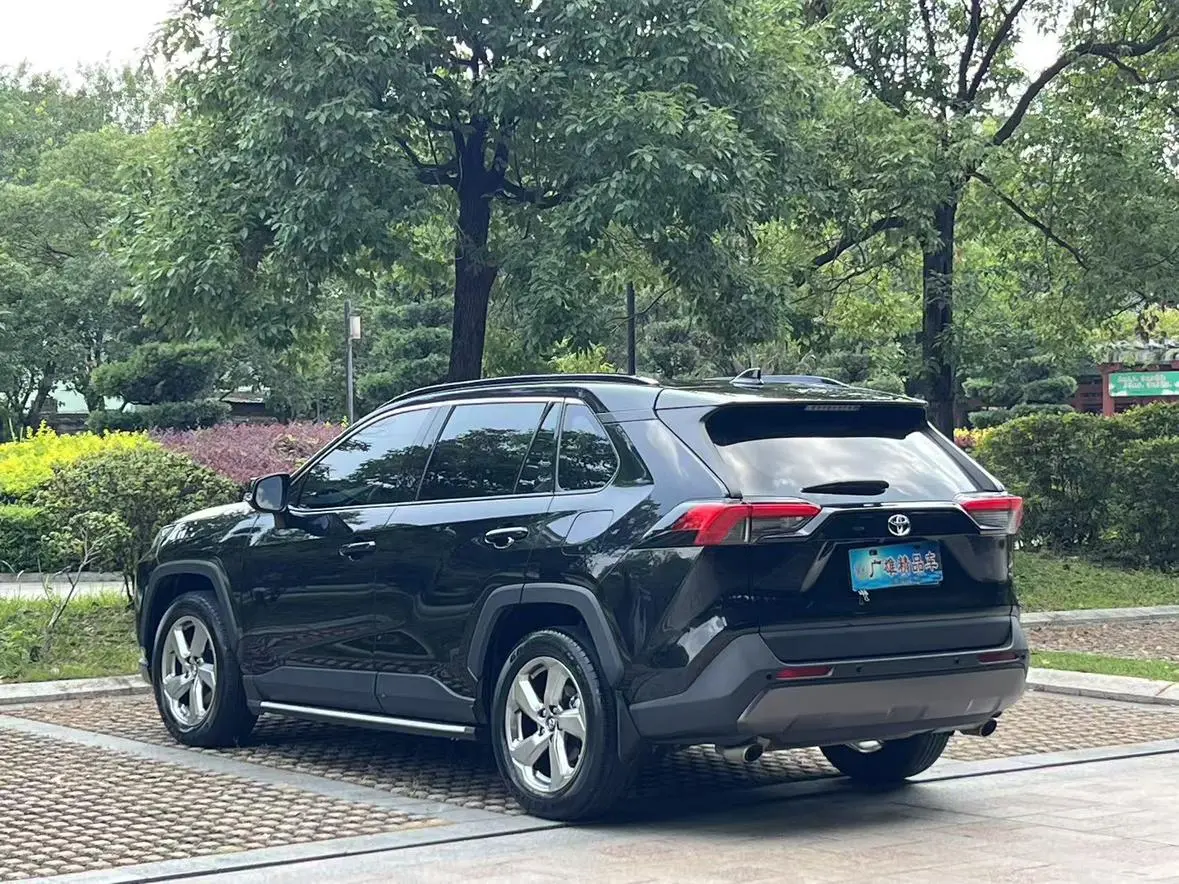 TOYOTA RAV4 Rongfang 2.0L CVT two-wheel drive fashion Plus version