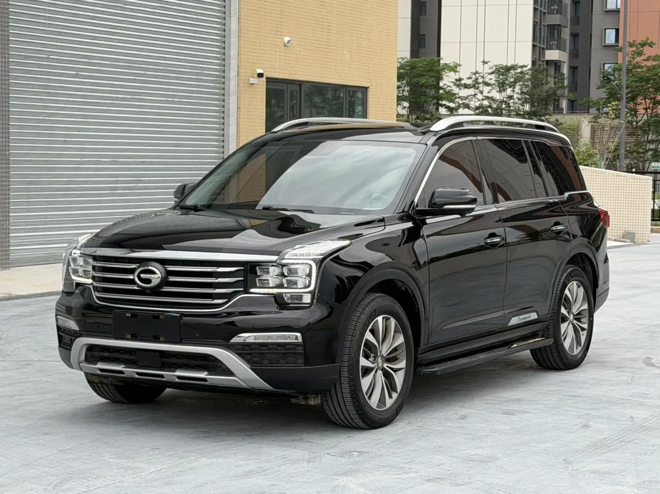 GAC Trumpchi GS8 320T two-wheel drive premium edition 7 seats