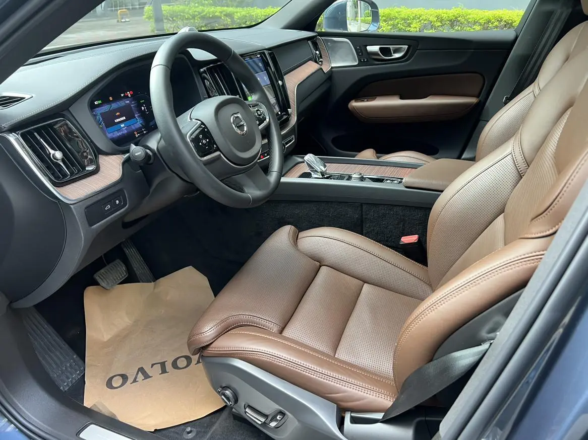 Volvo Volvo XC60 PHEV T8 four-wheel drive long battery life Zhiya Deluxe Edition