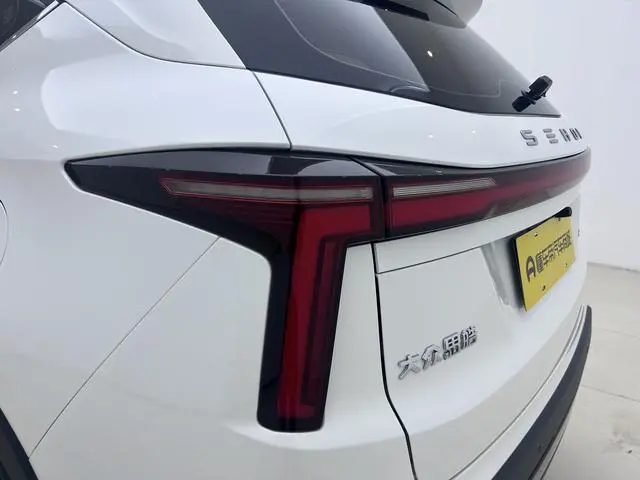 SOL Sihao X8 PLUS 1.5TGDI DCT Zhijia Edition 6/7 Seats